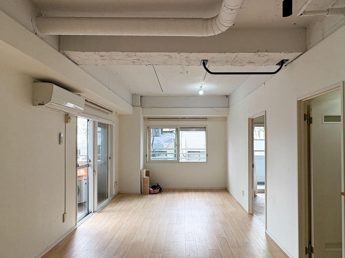 杉並区高円寺南の賃貸物件/天井は抜かれ、約2.7m