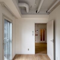 杉並区高円寺南の賃貸物件/北側約4.7畳の部屋　2面に窓がある