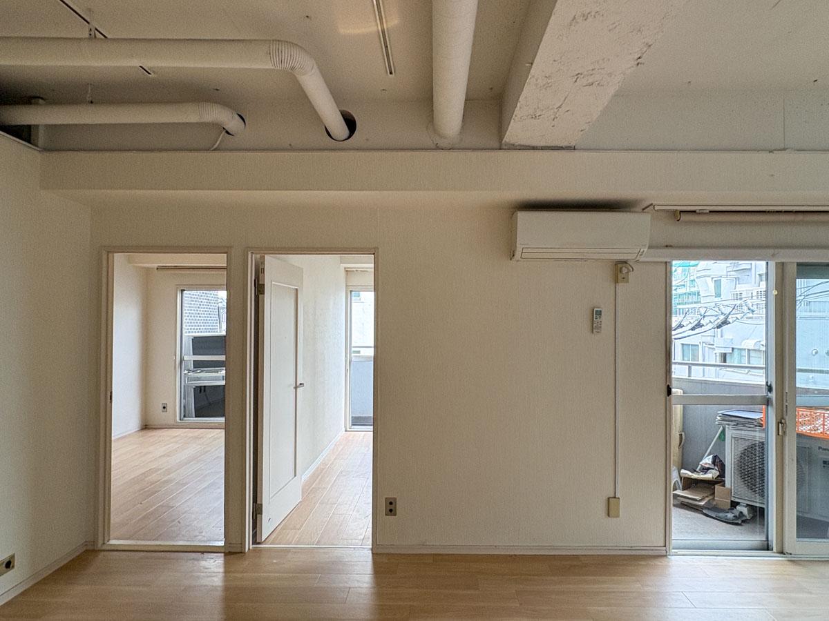 杉並区高円寺南の賃貸物件/洗面室付近からの視点