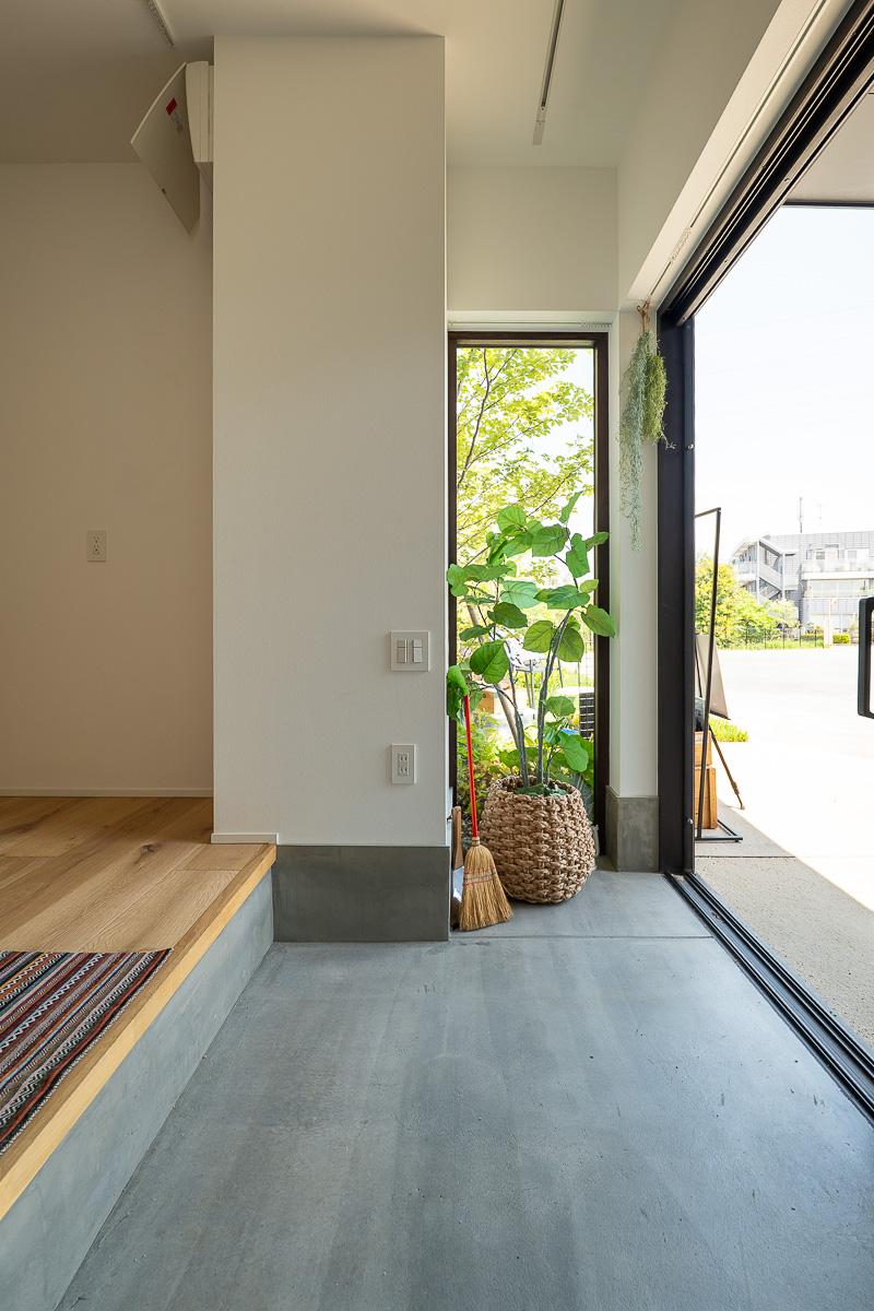 調布市深大寺東町の賃貸物件/コンパクトな土間スペースは、仕事や作業の拠点に