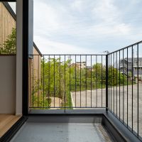 調布市深大寺東町の賃貸物件/視線の先までひらけたバルコニー