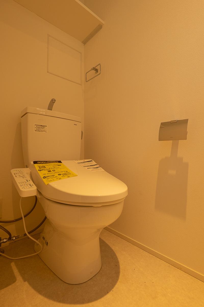 調布市深大寺東町の賃貸物件/ウォシュレット付きトイレ