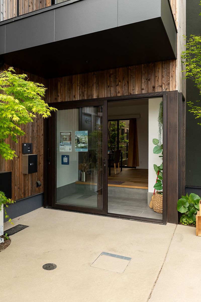 調布市深大寺東町の賃貸物件/玄関