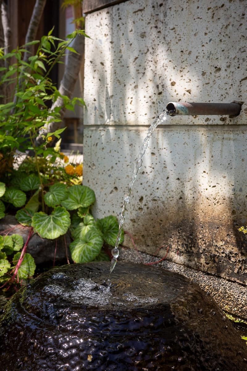 調布市深大寺東町の賃貸物件/水鉢