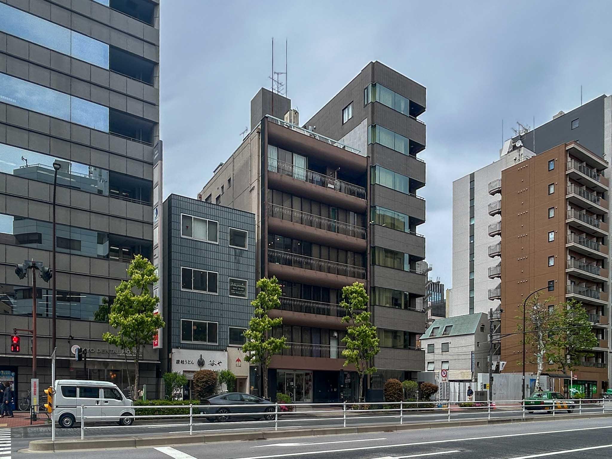 中央区日本橋人形町の賃貸物件/別のアングルから。大通りに面しているので、車の走行音は多少は聞こえてきそう