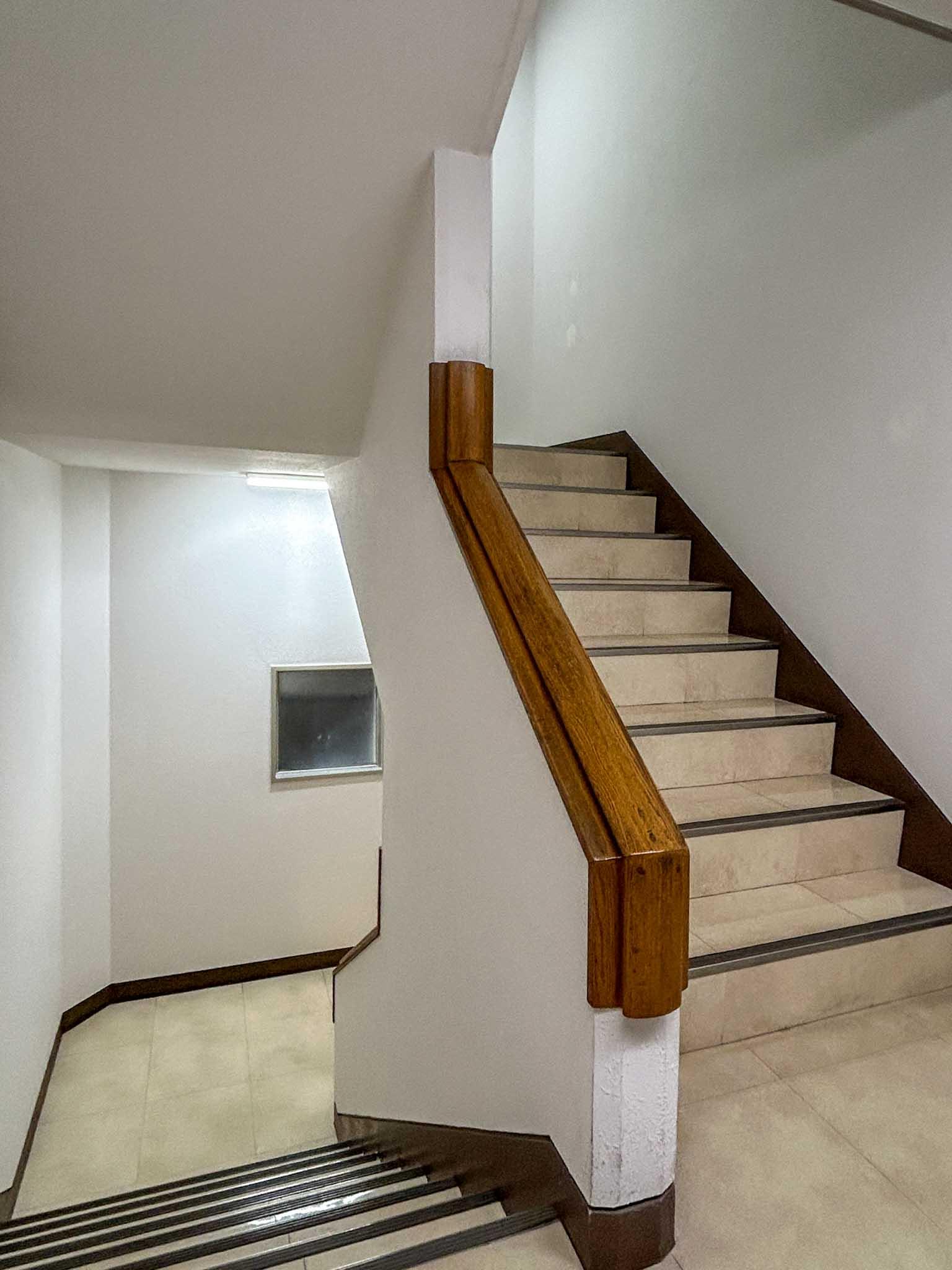 中央区日本橋人形町の賃貸物件/共用階段