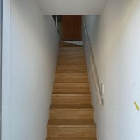 杉並区阿佐谷北の賃貸物件/玄関を開けてすぐに階段を上がります