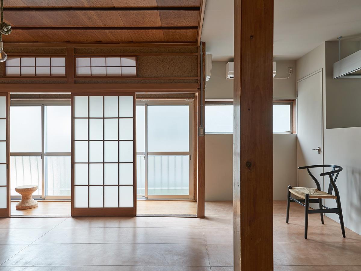 荒川区荒川の賃貸物件/2階：すりガラスを通して、光が柔らかく入ります