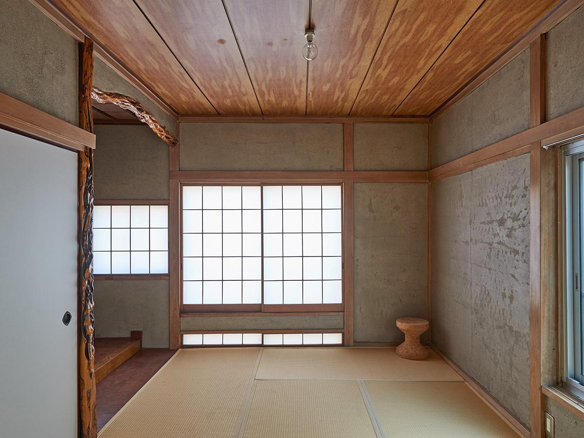 荒川区荒川の賃貸物件/2階：化粧柱や梁が残る、趣のある和室