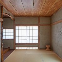 荒川区荒川の賃貸物件/2階：化粧柱や梁が残る、趣のある和室