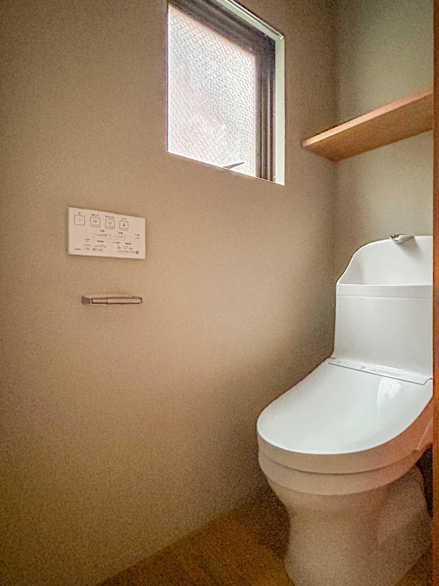 新宿区西早稲田の賃貸物件/2階：ウォシュレットトイレ