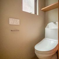 新宿区西早稲田の賃貸物件/2階：ウォシュレットトイレ