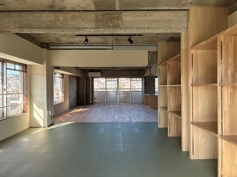 横浜市神奈川区松本町の賃貸物件/

















LDK｜7階、しかも3方を外部に面しているので、日中は照明いらずの明るさ