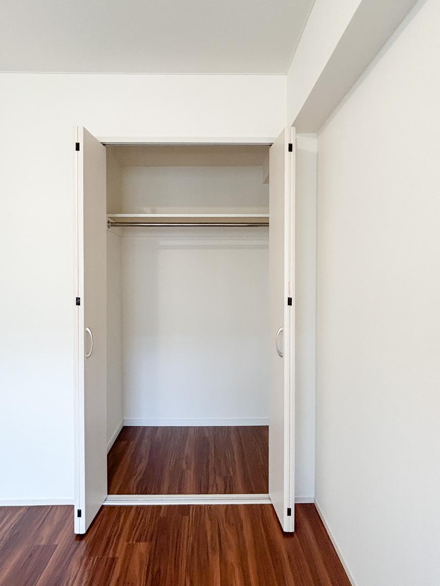文京区千駄木の賃貸物件/寝室にもクローゼットがついています