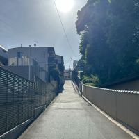 文京区千駄木の賃貸物件/駅からは緩やかな坂道を登ります