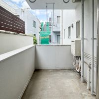 渋谷区渋谷の賃貸物件/専有の物干しスペースが玄関の先にあります