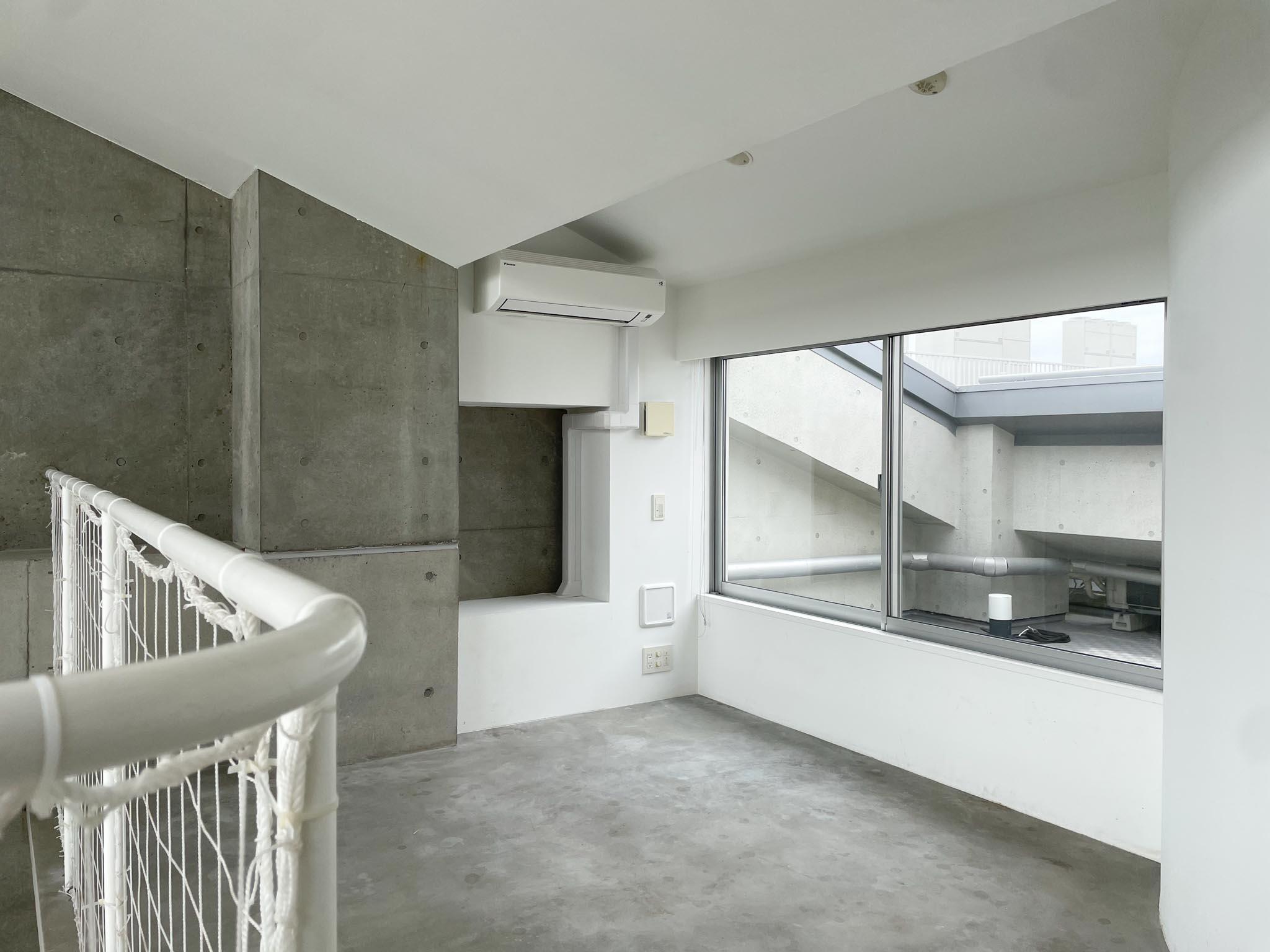 大田区石川町の賃貸物件/上階：9.2畳洋室は、アーチの部分まで含めた面積です