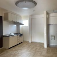 目黒区中根の賃貸物件/約11畳の広々としたダイニングが魅力。大きなダイニングテーブルもゆとりをもって配置できます