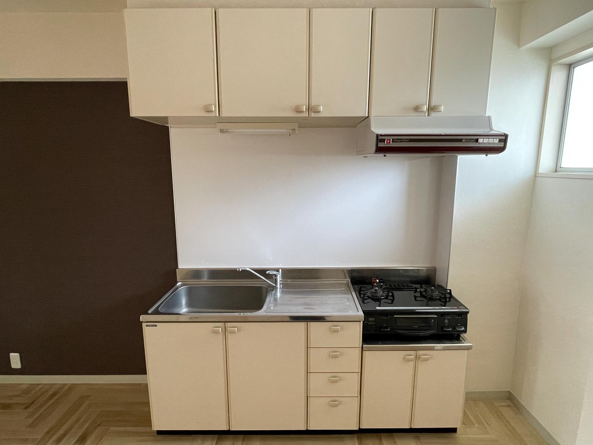 目黒区中根の賃貸物件/キッチン。右手に冷蔵庫は入りません