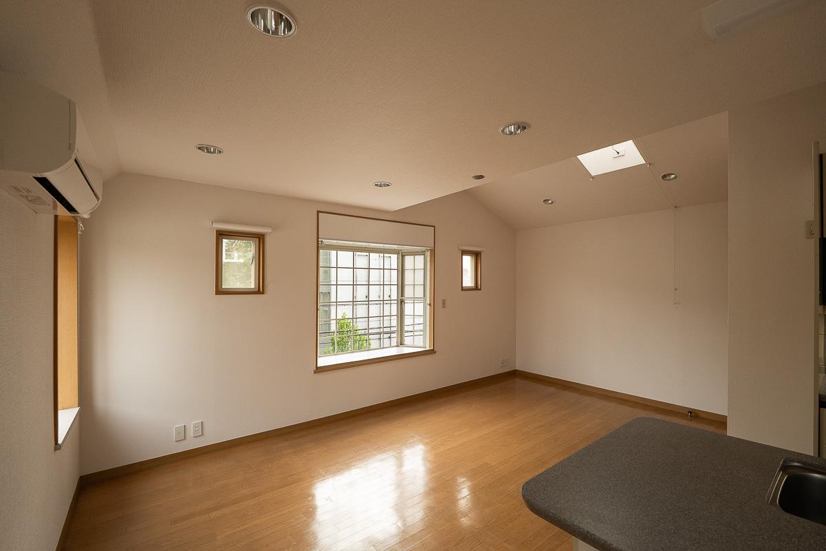 世田谷区新町の賃貸物件/キッチン側から見た室内