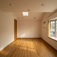 世田谷区新町の賃貸物件/洋室のフローリングは新しく張り替えられています