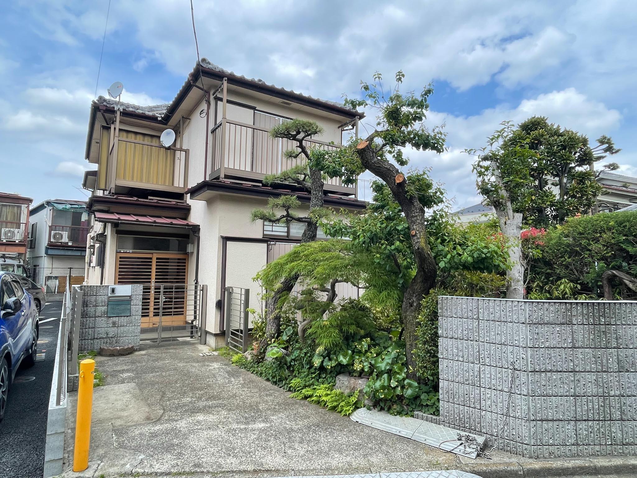 杉並区天沼の賃貸物件/駐車スペースを2台分確保した戸建て。室内もいい仕上がりです
