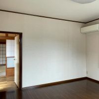 杉並区天沼の賃貸物件/2F、6畳洋室：北に向かって。エアコンは比較的新しめです