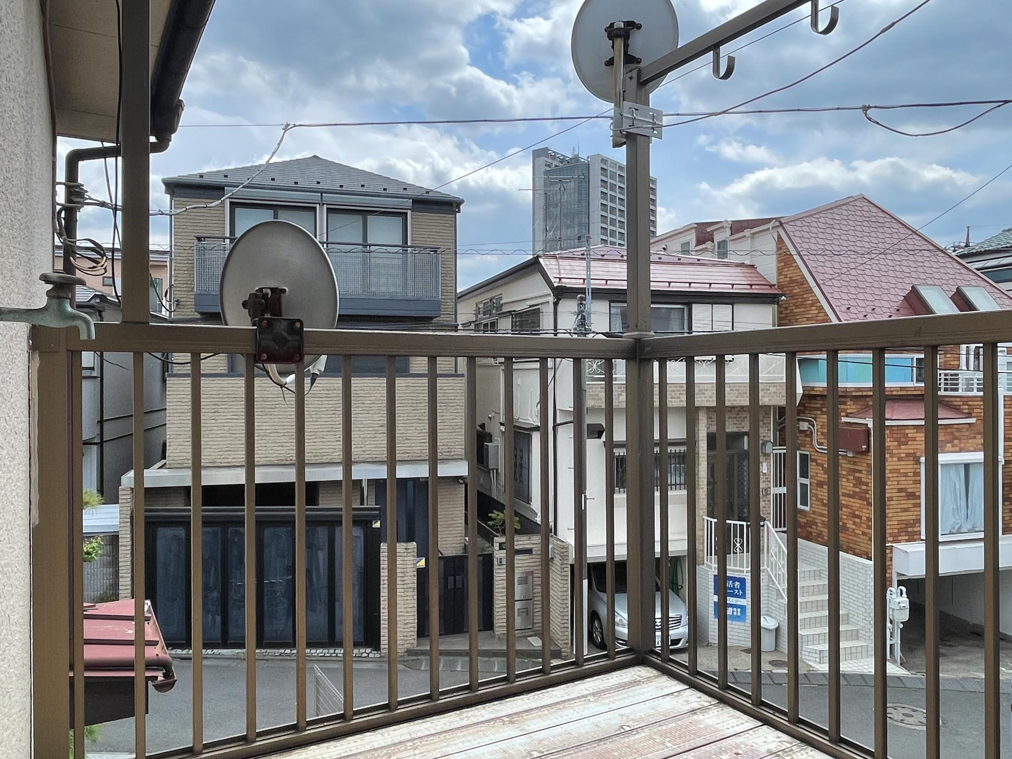 杉並区天沼の賃貸物件/2F：四角いバルコニー