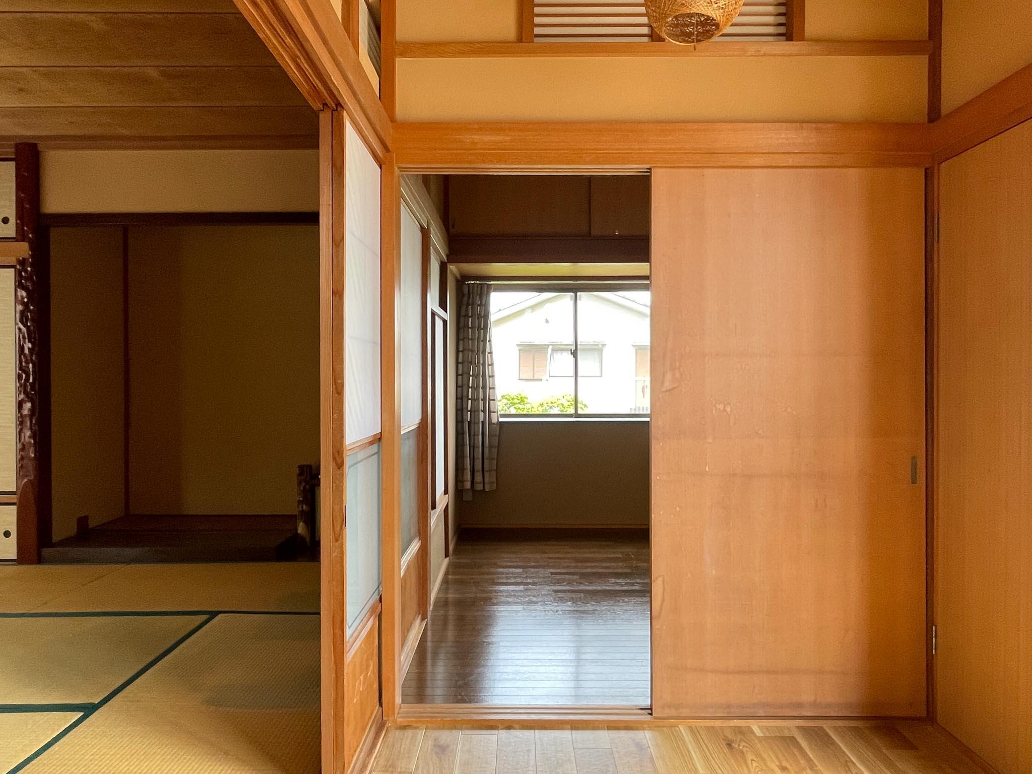 杉並区天沼の賃貸物件/2F：階段を上がったホールの雰囲気が個人的にツボです