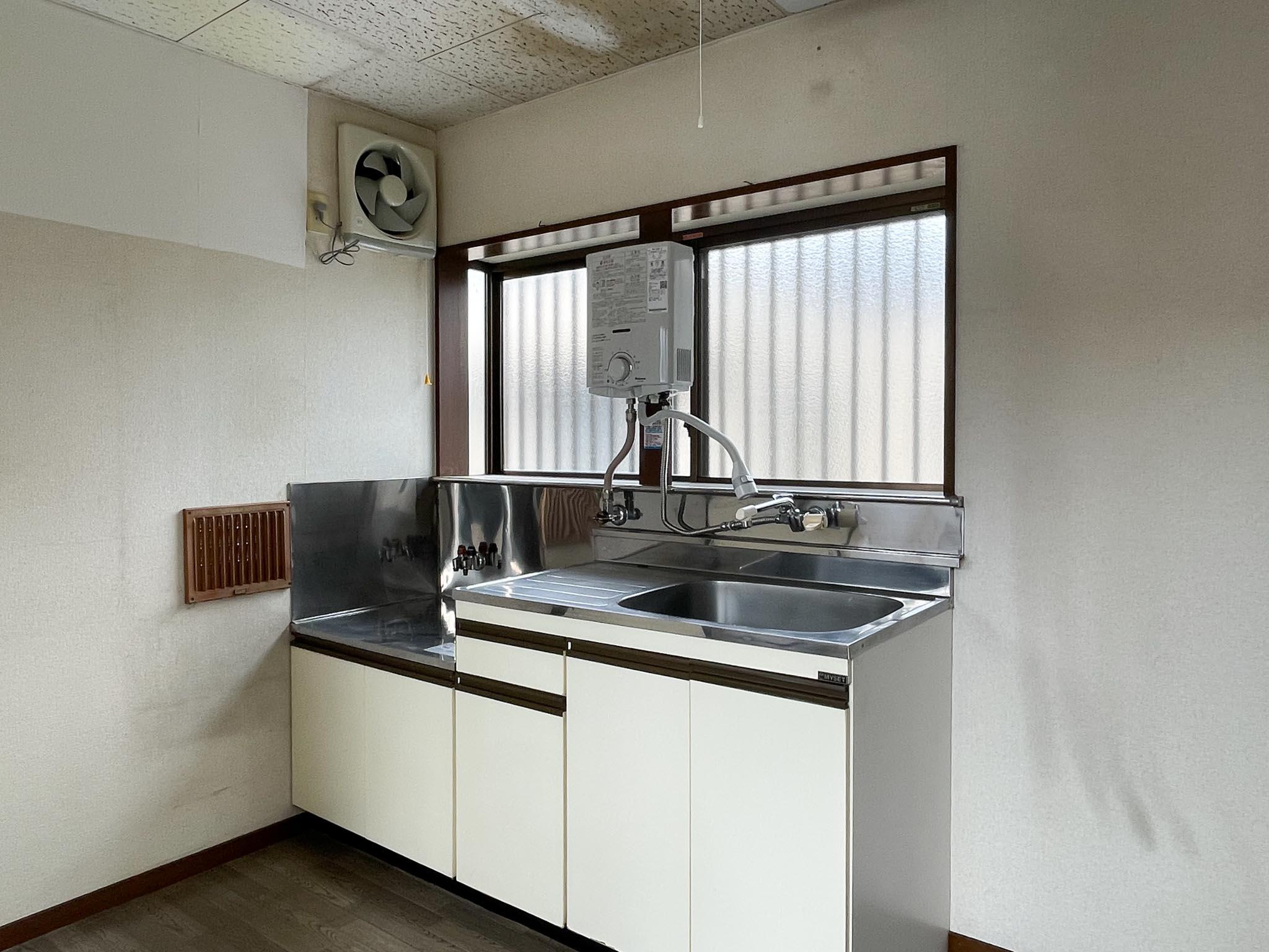 杉並区天沼の賃貸物件/2F：北側にもう１つキッチン。使わなくても大丈夫です