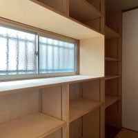 杉並区天沼の賃貸物件/1F：納戸。棚が用意されていて便利です