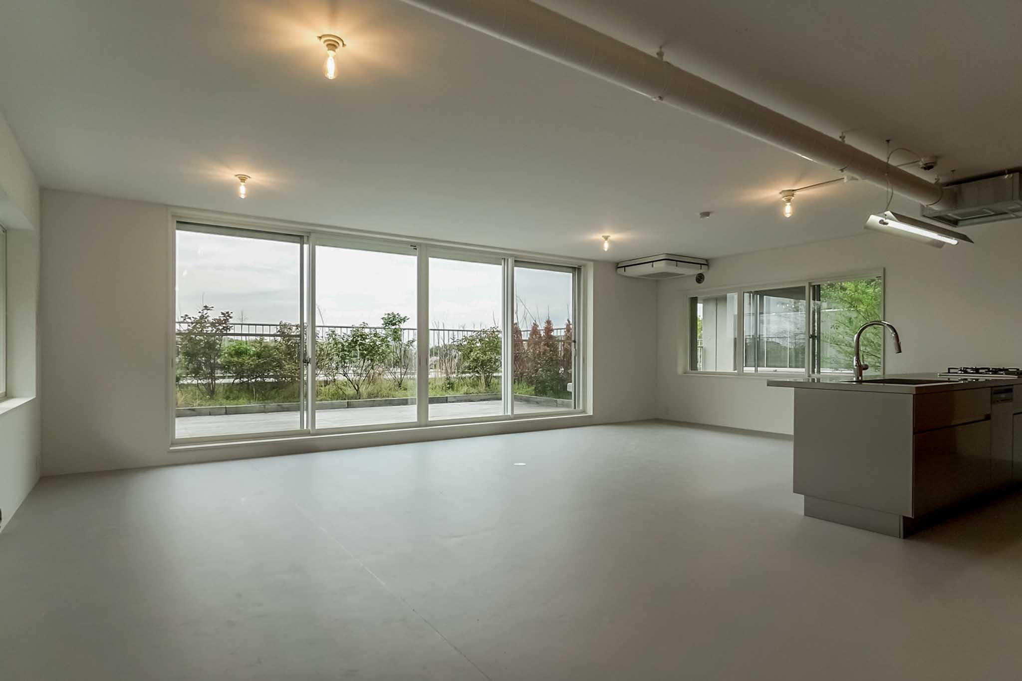 横浜市港北区師岡町の売買物件/まっしろなキャンバスのような室内