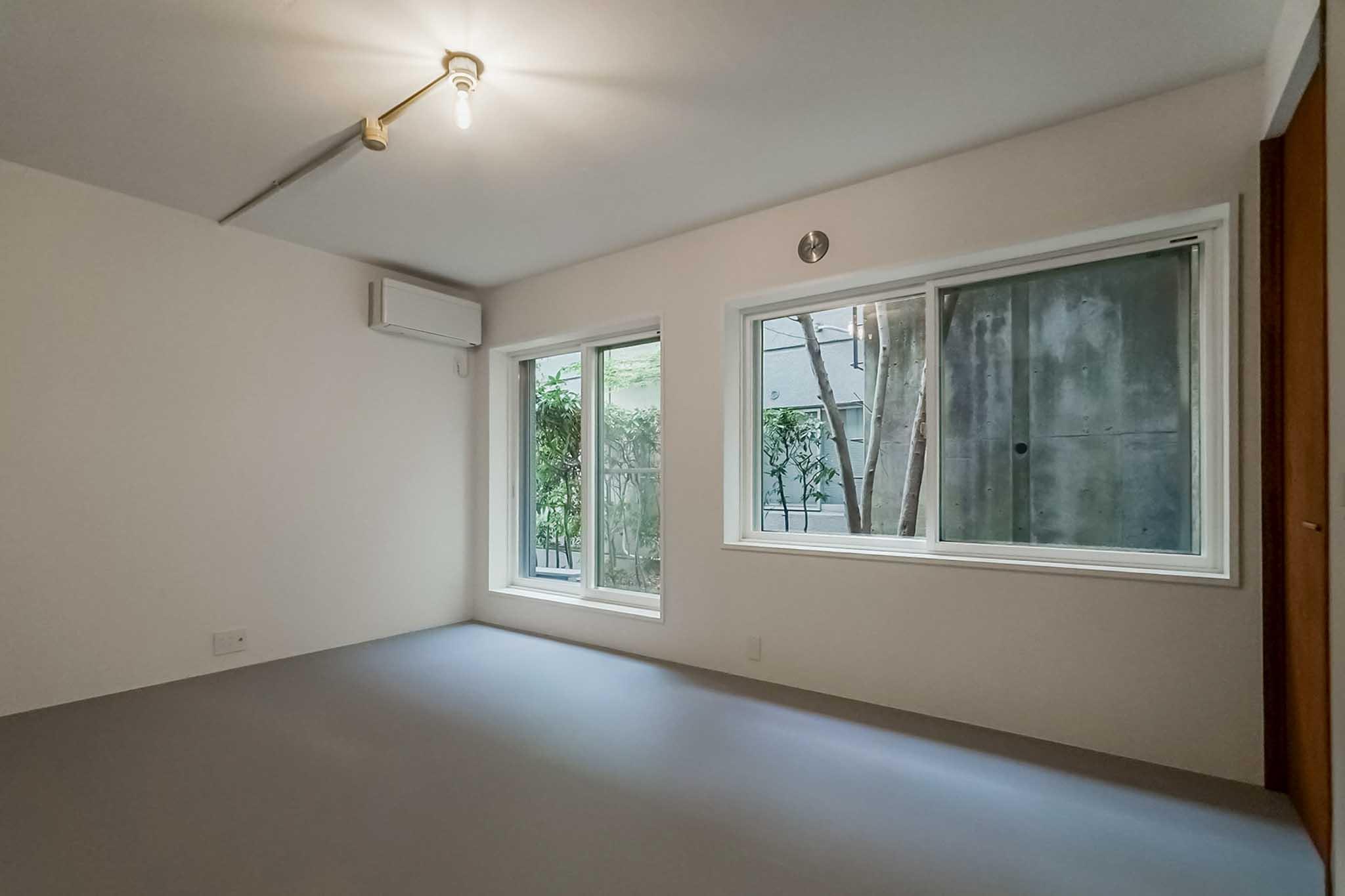 横浜市港北区師岡町の売買物件/洋室C。主寝室に良さそうな9帖ほどの部屋