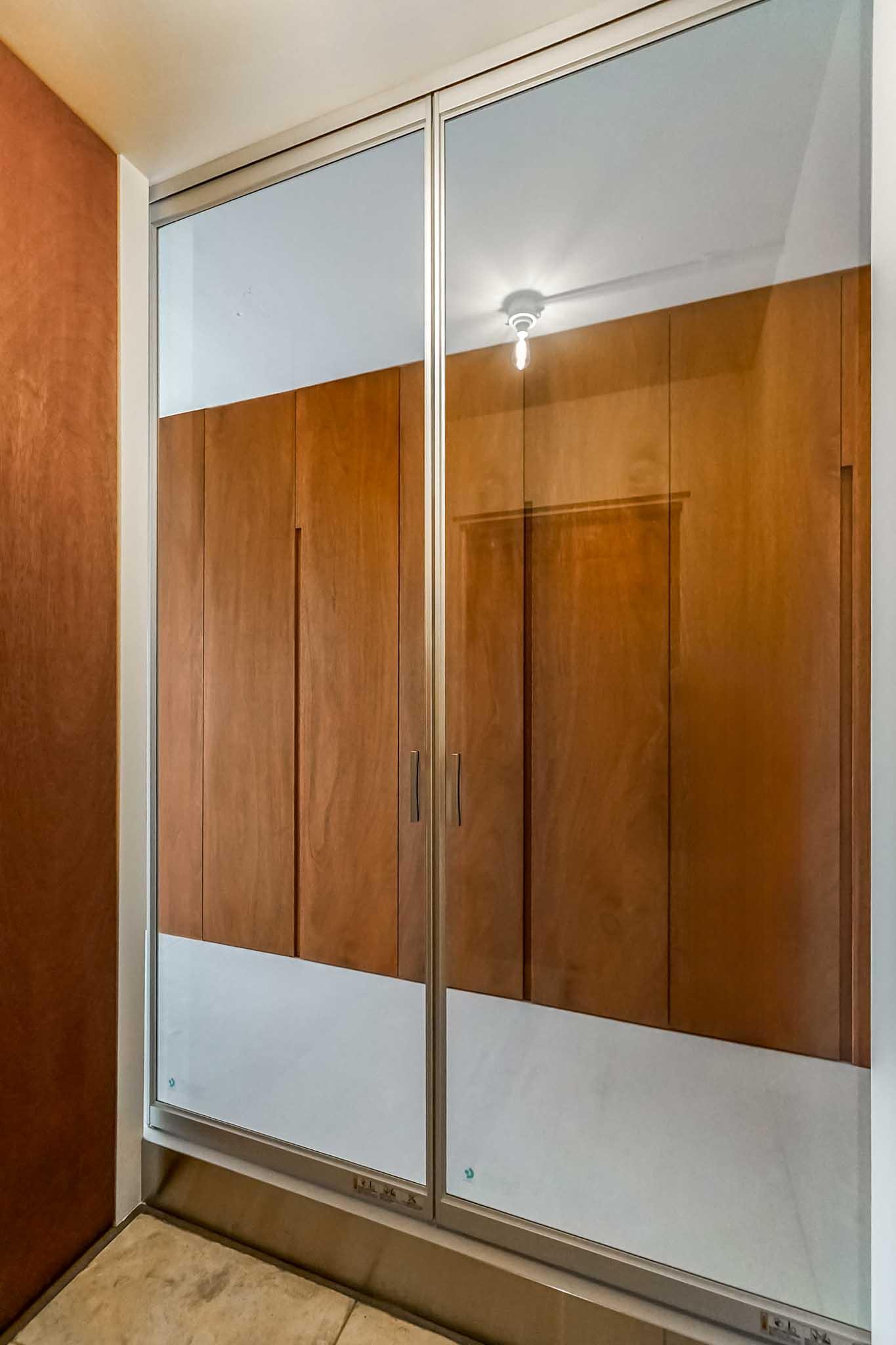 横浜市港北区師岡町の売買物件/ガラス戸で仕切られています