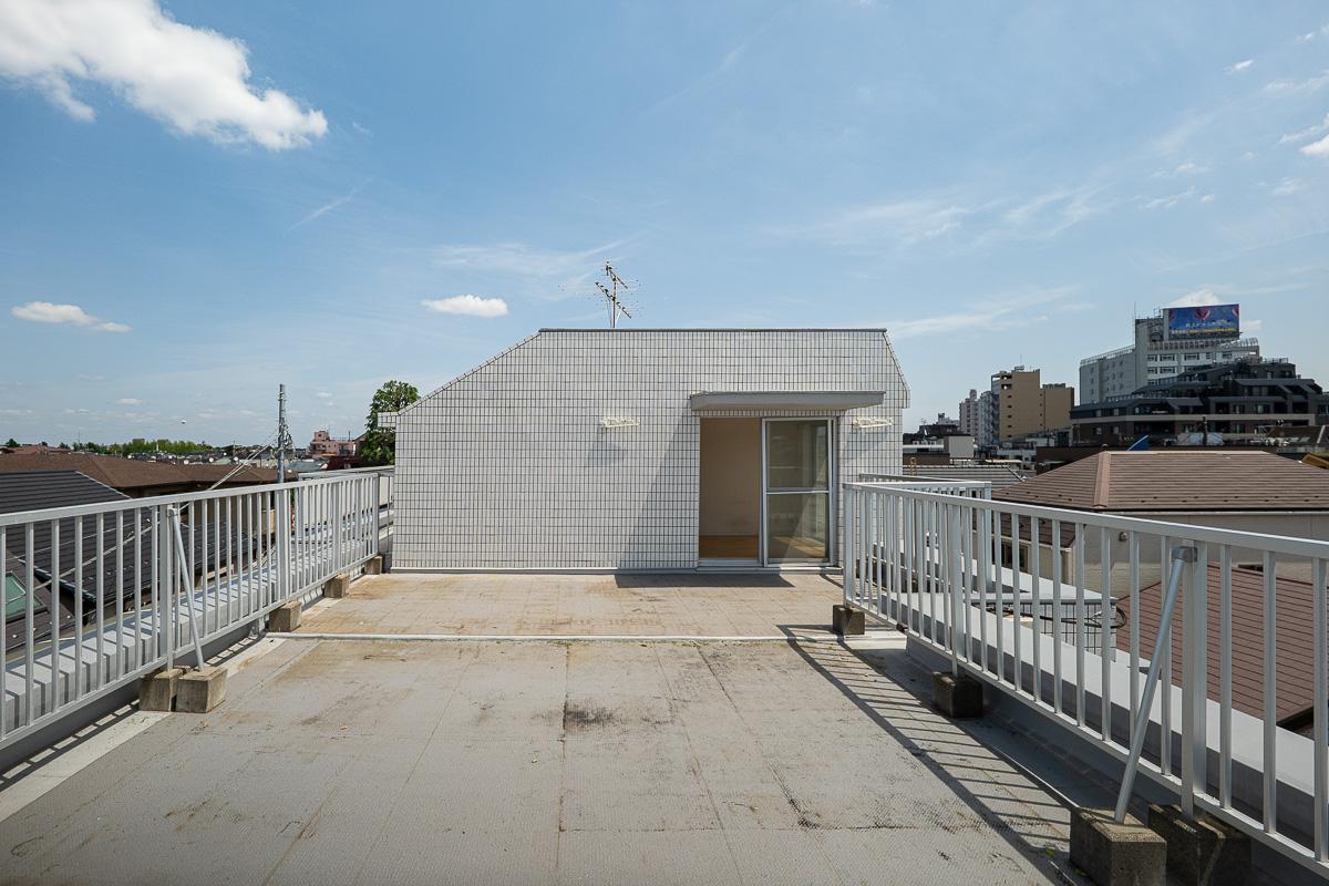 杉並区天沼の賃貸物件/つい走り出したくなる長方形のルーバル