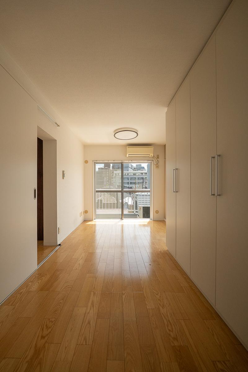 杉並区天沼の賃貸物件/細長い間取りの洋室