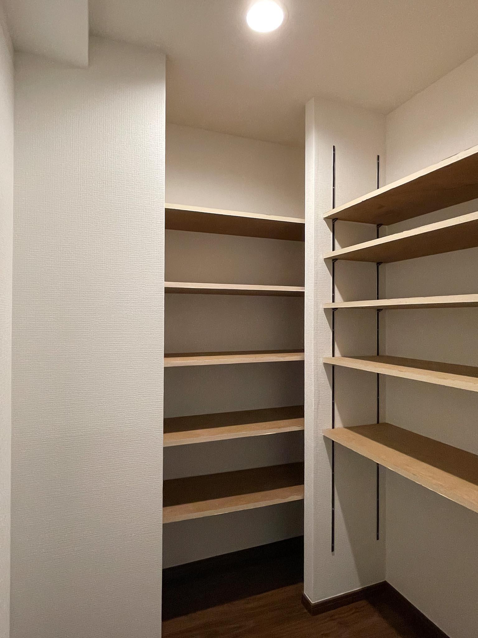 荒川区東尾久の賃貸物件/シューズクローゼットはたっぷり。キャンプギアも置けます