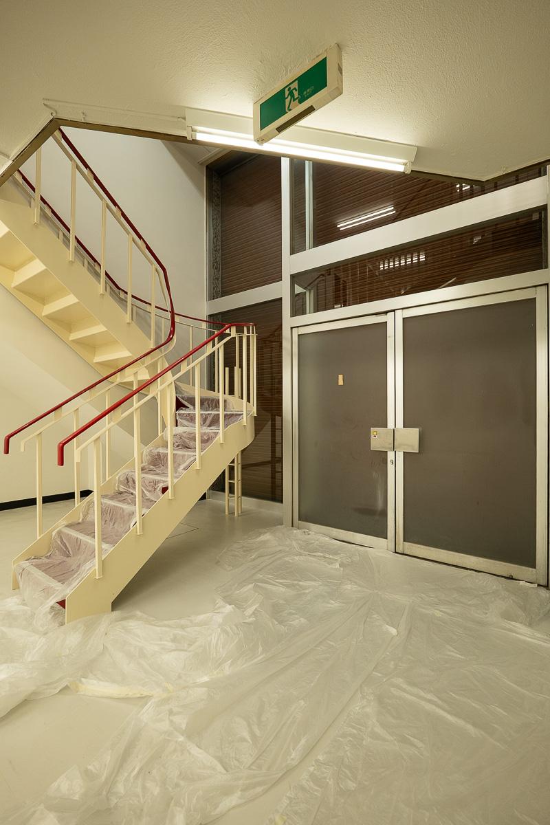 千代田区東神田の賃貸物件/ガラスの開口部。一部は吹き抜けになっています