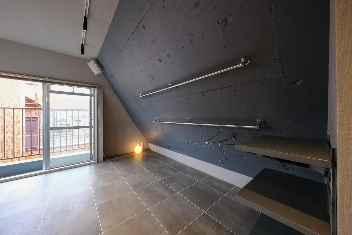 板橋区南常盤台の賃貸物件/洋服などが掛けられるよう、ハンガーパイプ付き