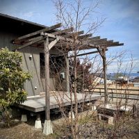 長野県安曇野市穂高有明の売買物件/このウッドデッキにロッキングチェアなど置いて、天気の良い日にゆったり過ごしたい