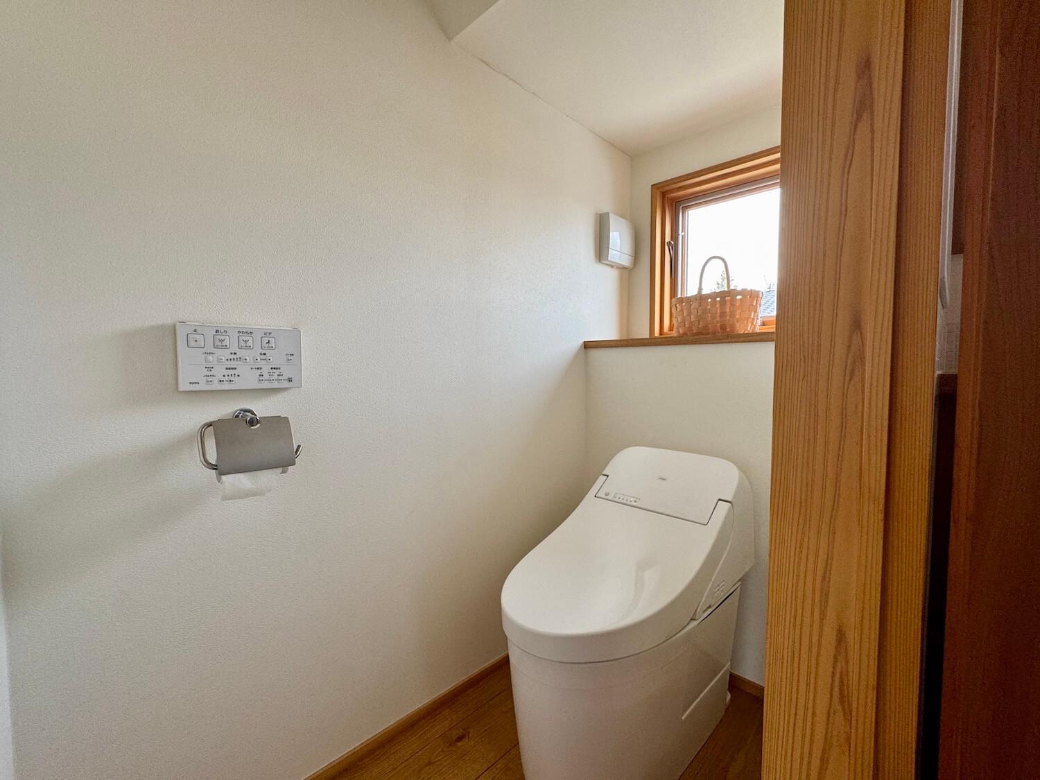 長野県安曇野市穂高有明の売買物件/トイレ