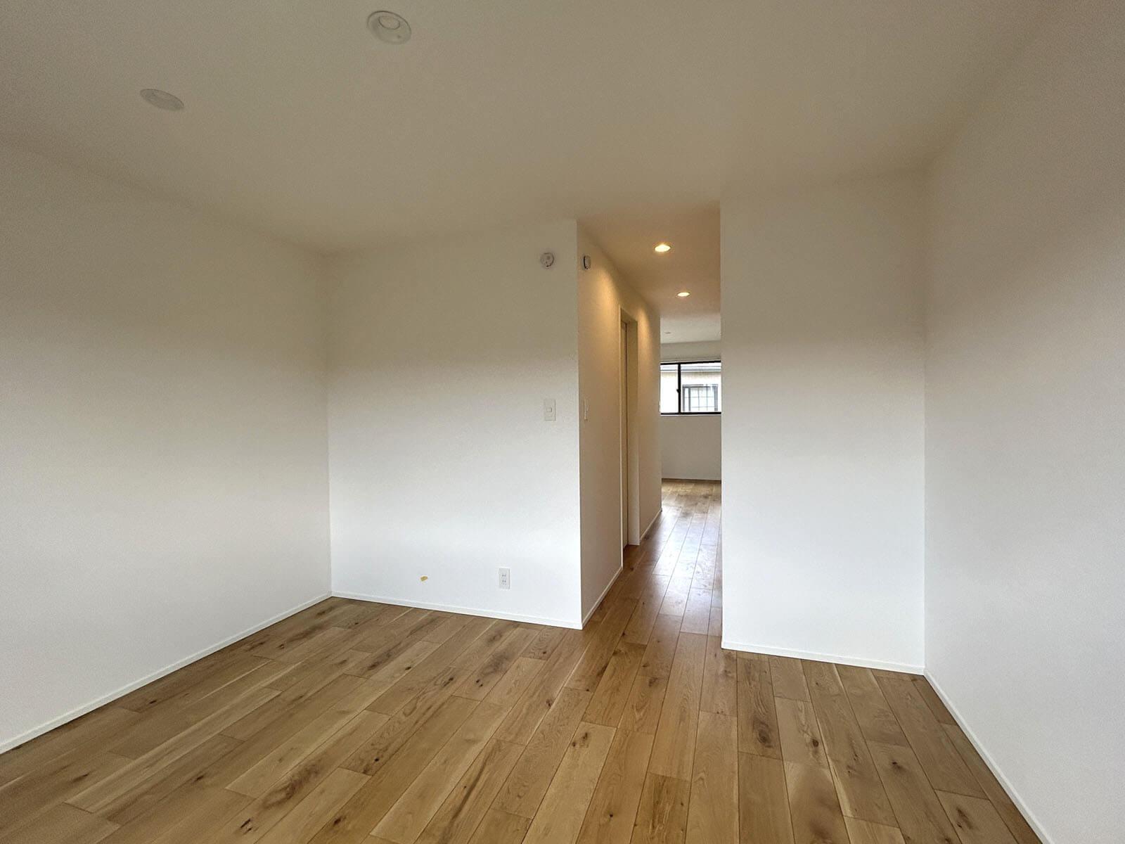 世田谷区宇奈根の賃貸物件/扉の仕切りがなく奥の部屋までオープンに繋がっています

