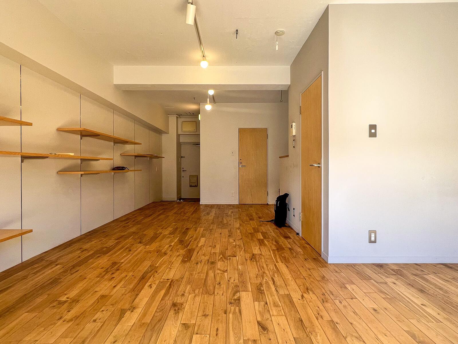 杉並区井草の賃貸物件/同じ階の間取り違いの部屋。本物件も日当たりよく、風も抜けて居心地よしです