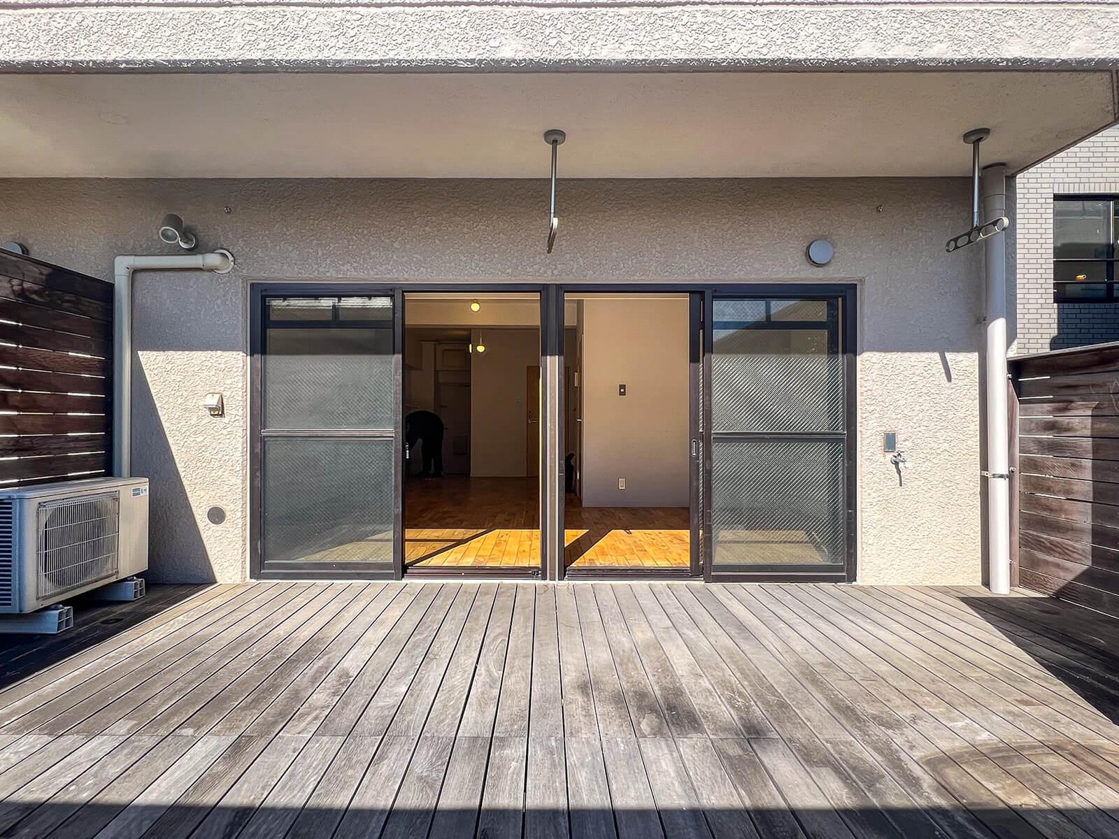 杉並区井草の賃貸物件/さあ、このウッとデッキをどう使いましょうか？