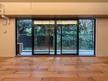 新宿区内藤町の賃貸物件/静寂の秘訣は、御苑の緑