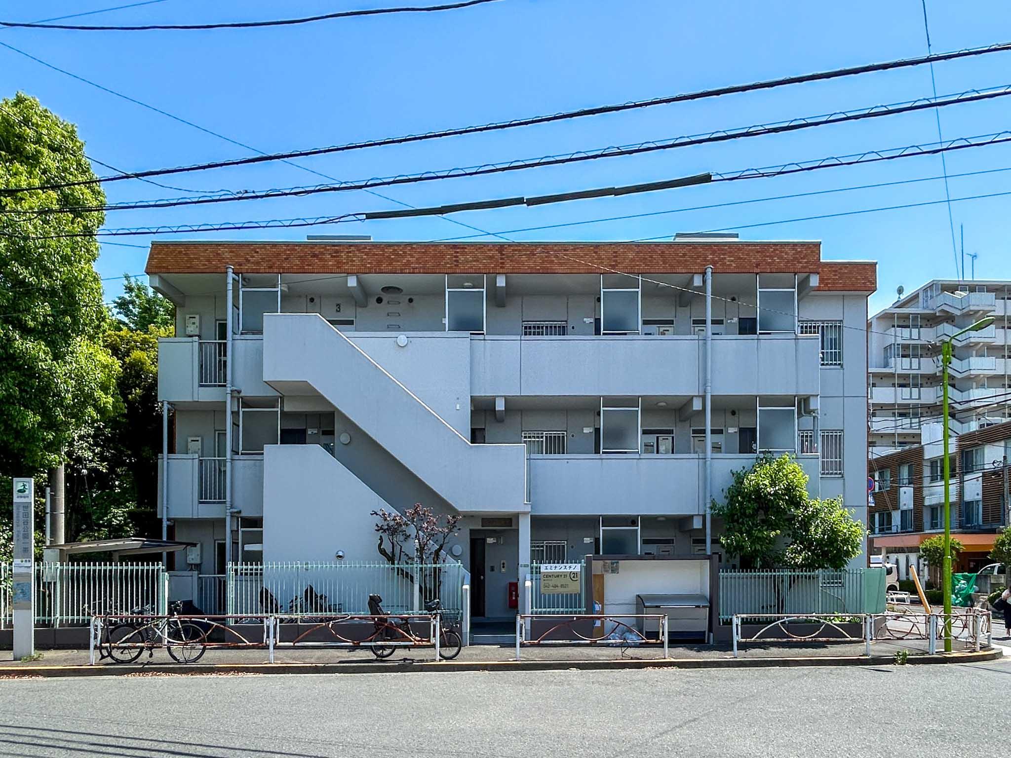 世田谷区池尻の賃貸物件/マンションエントランス側