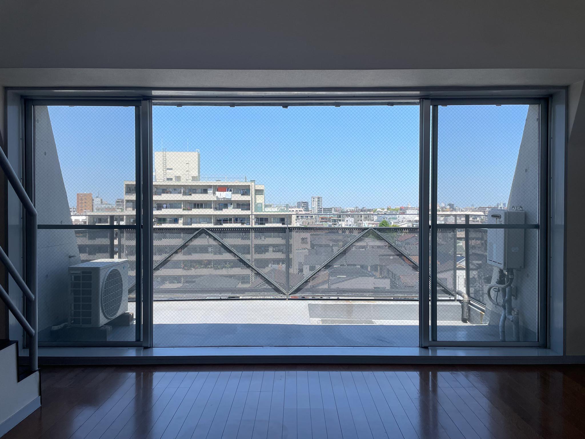 中野区新井の賃貸物件/窓一面に広がる気持ちのいい景色