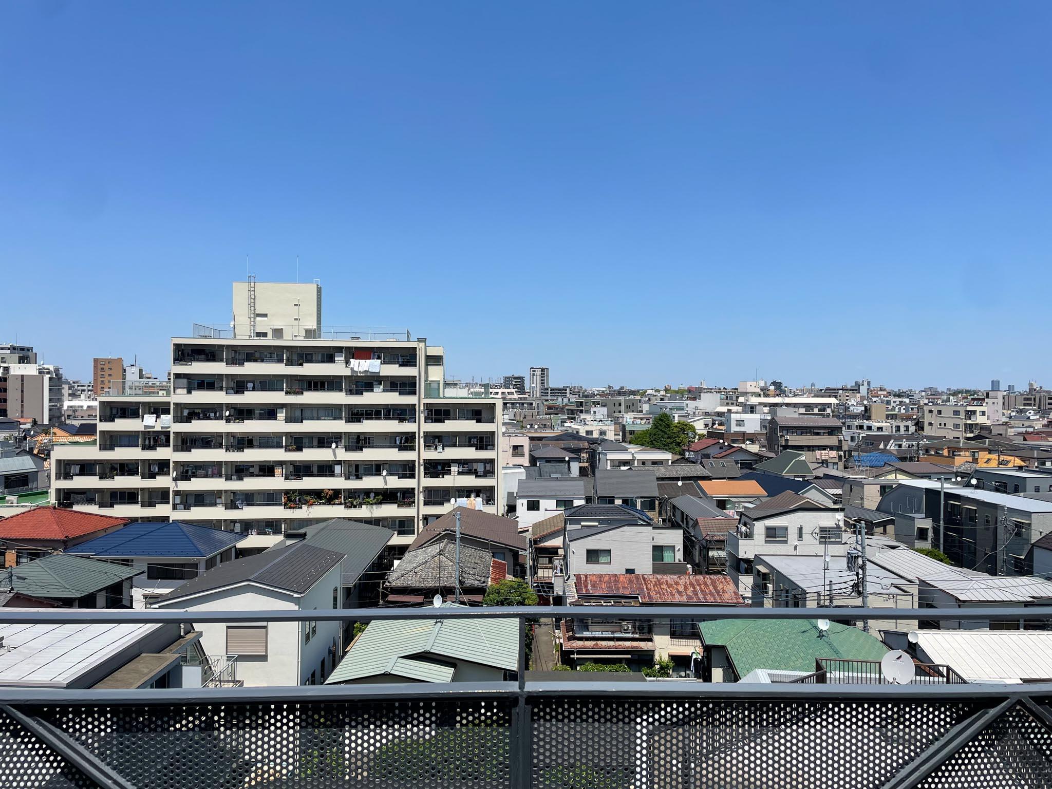 中野区新井の賃貸物件/抜けた青空。中野の喧騒から少し離れたところ、がいい