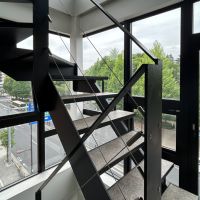 港区白金台の賃貸物件/共用部階段。エレベーターはありません