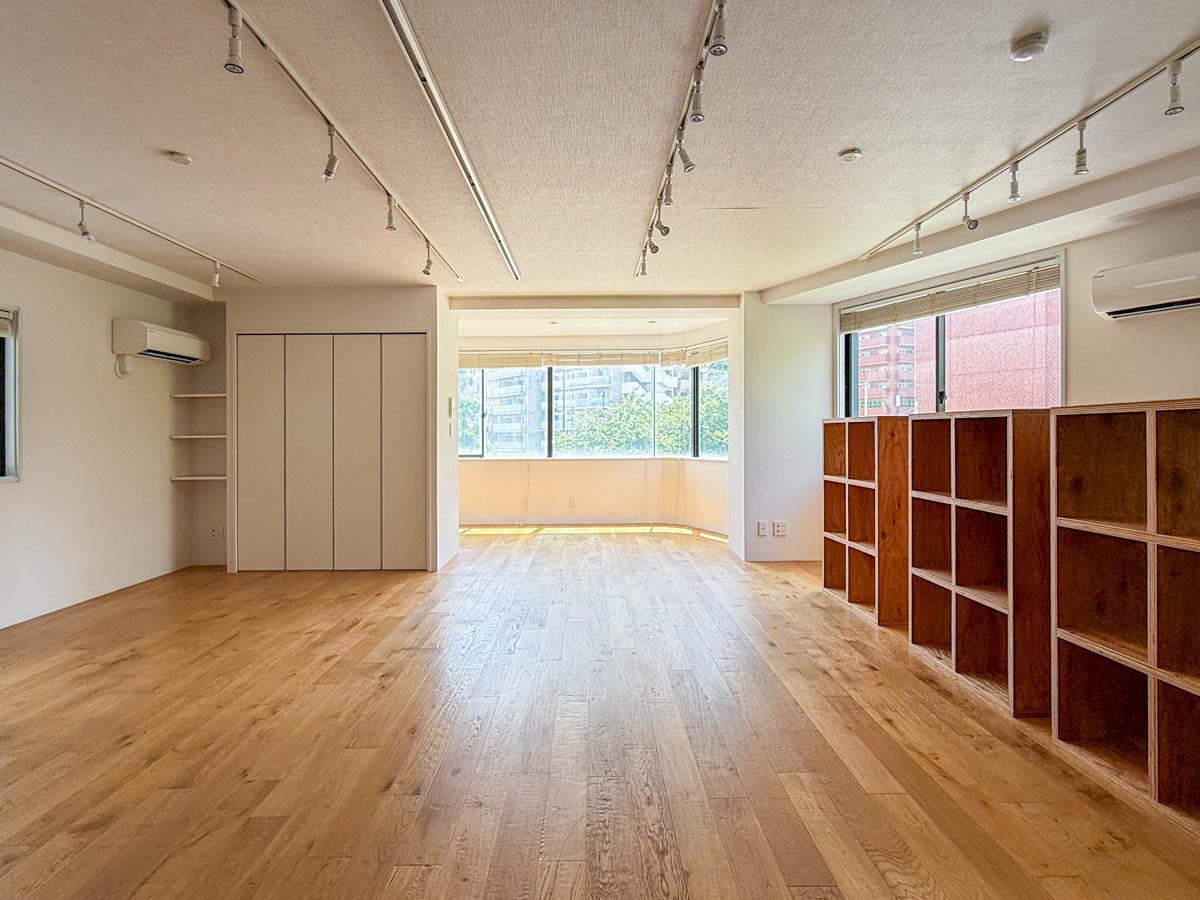 江東区深川の賃貸物件/窓が多く明るいお部屋。1フロア1世帯のつくりです